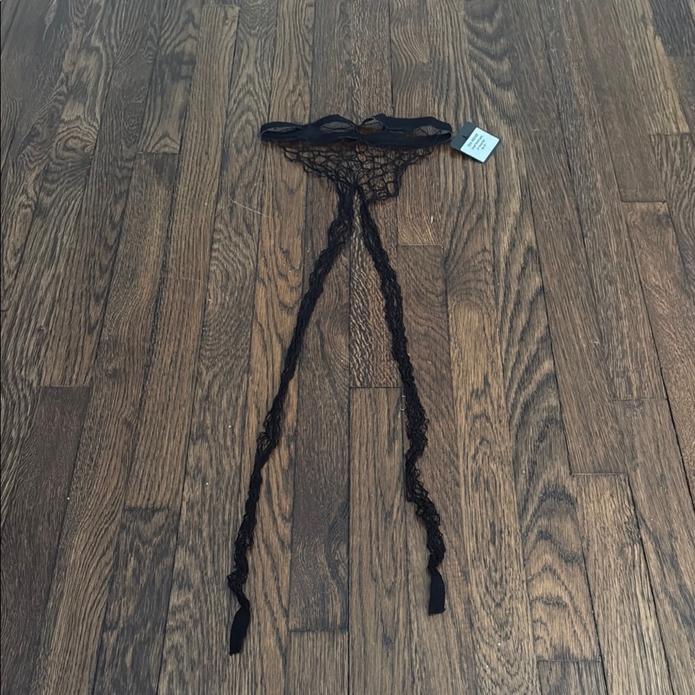 Black Large Fishnet Tights - Picture 1 of 3